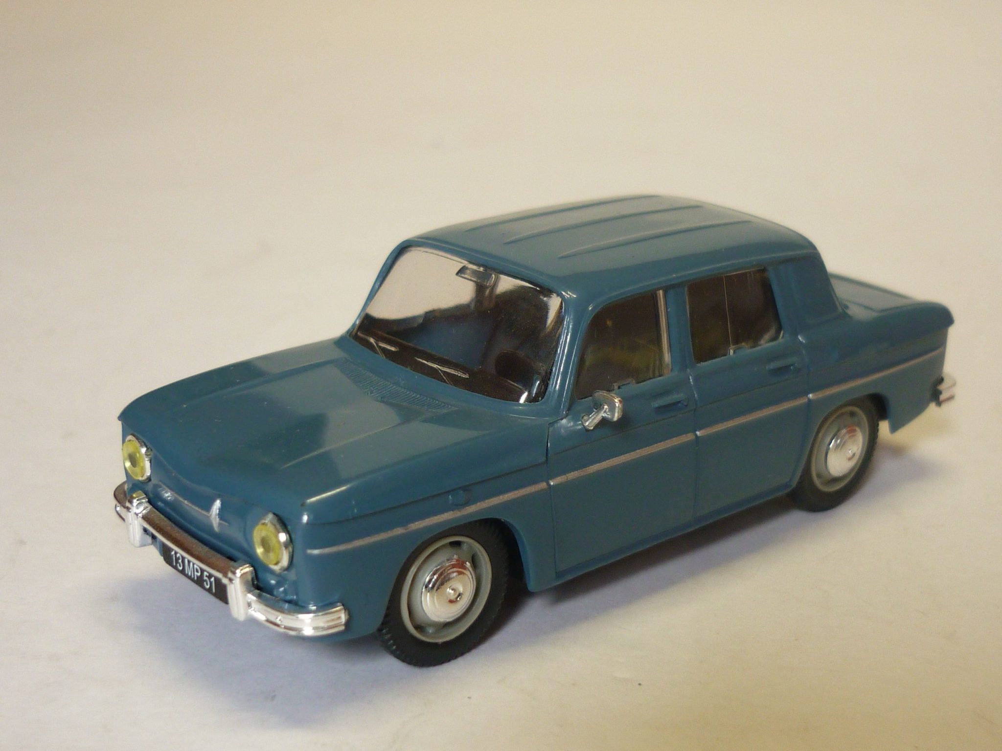 Renault 8 1  43   Norev  1  43   sans boite Les Miniatures 