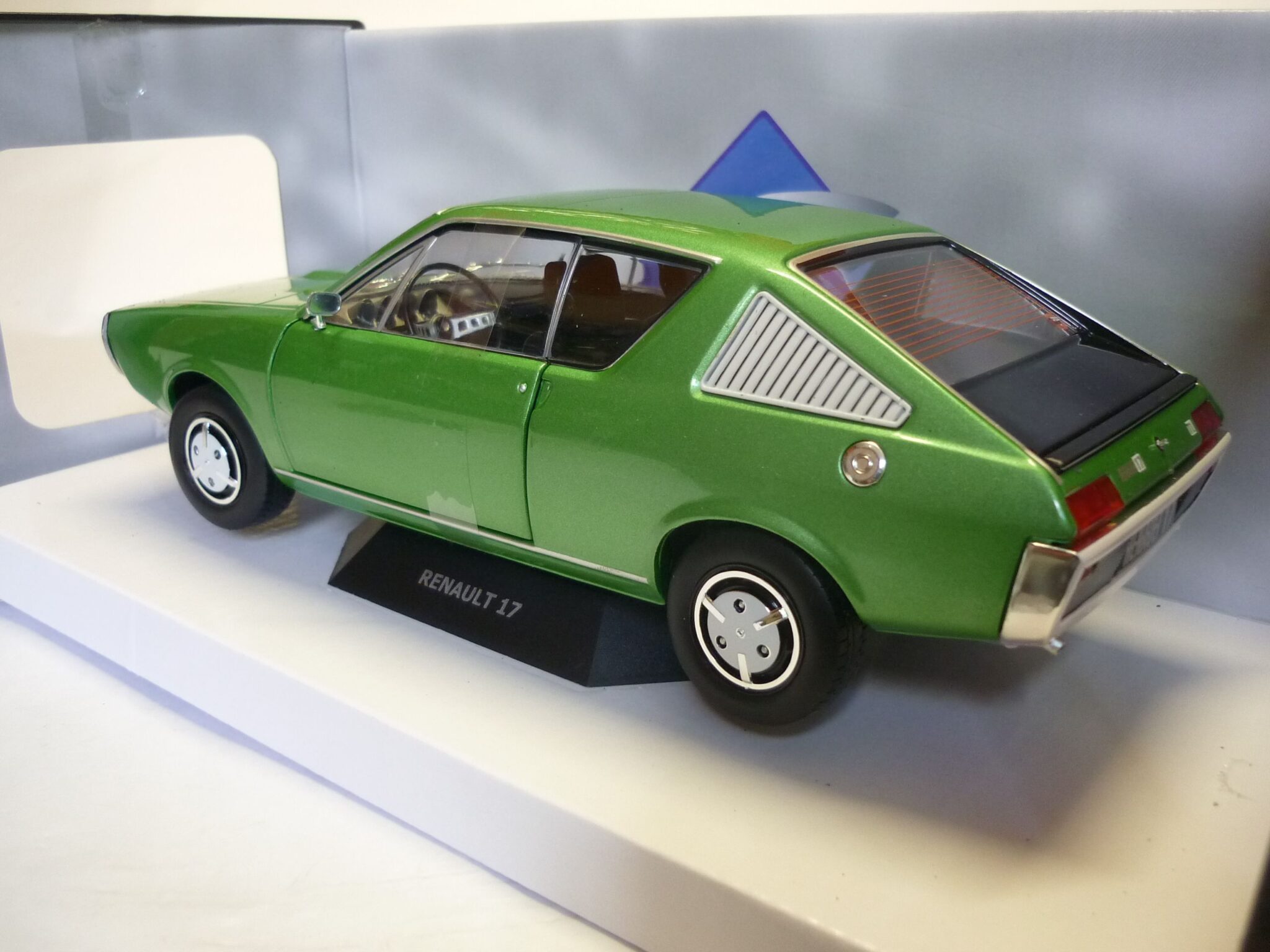  Renault  17  1976 1  18   Solido  Les Miniatures