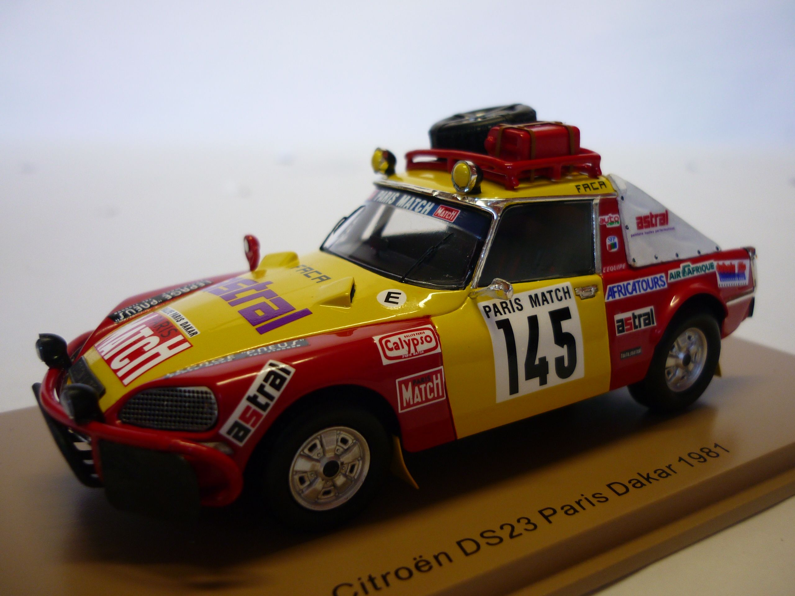 Voiture Miniature de Collection SPARK 1-43 - CITROEN DS - Dakar