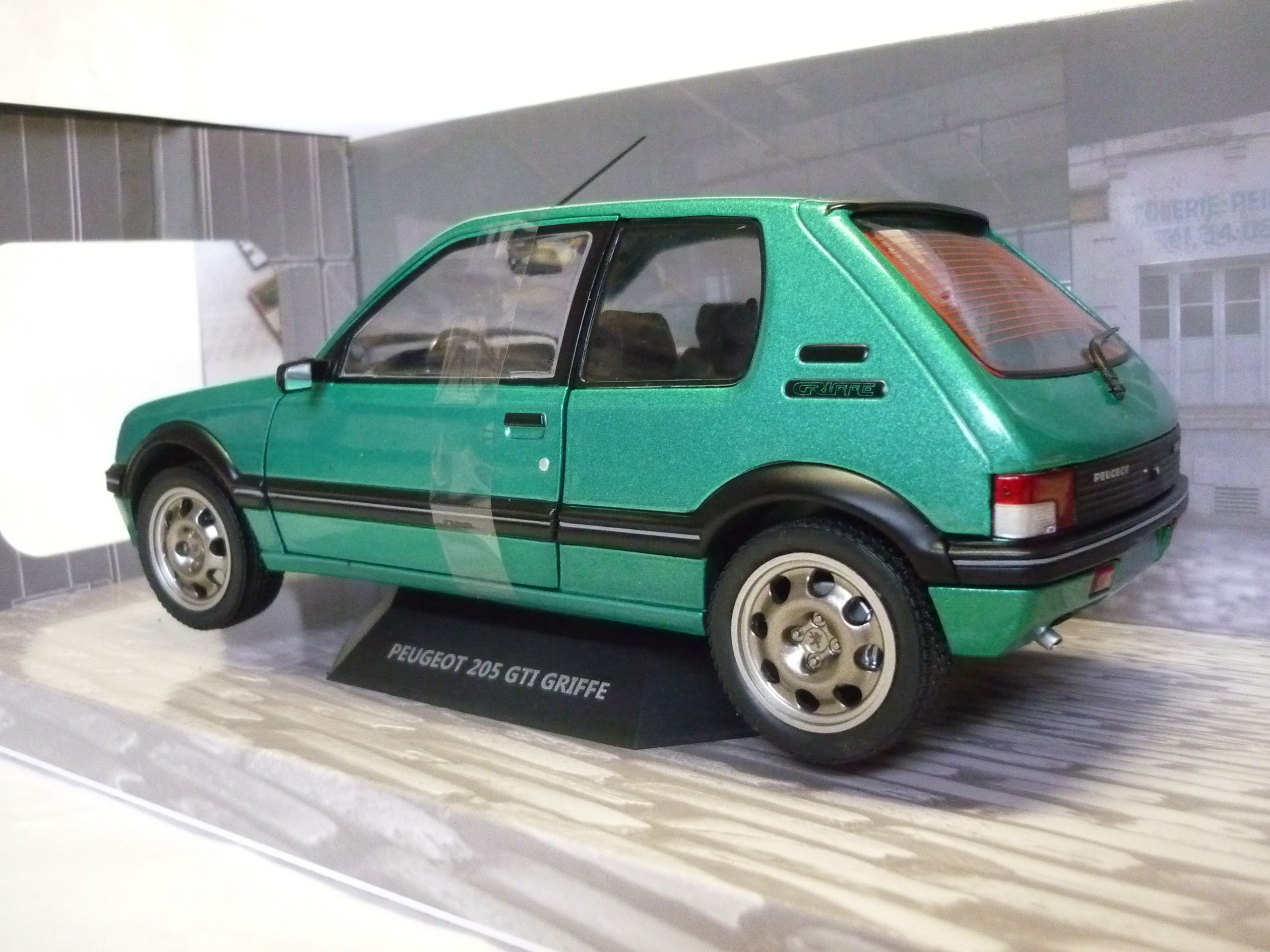 SOLIDO Peugeot 205 GTI Griffe Green 1992 1/18 - S1801712