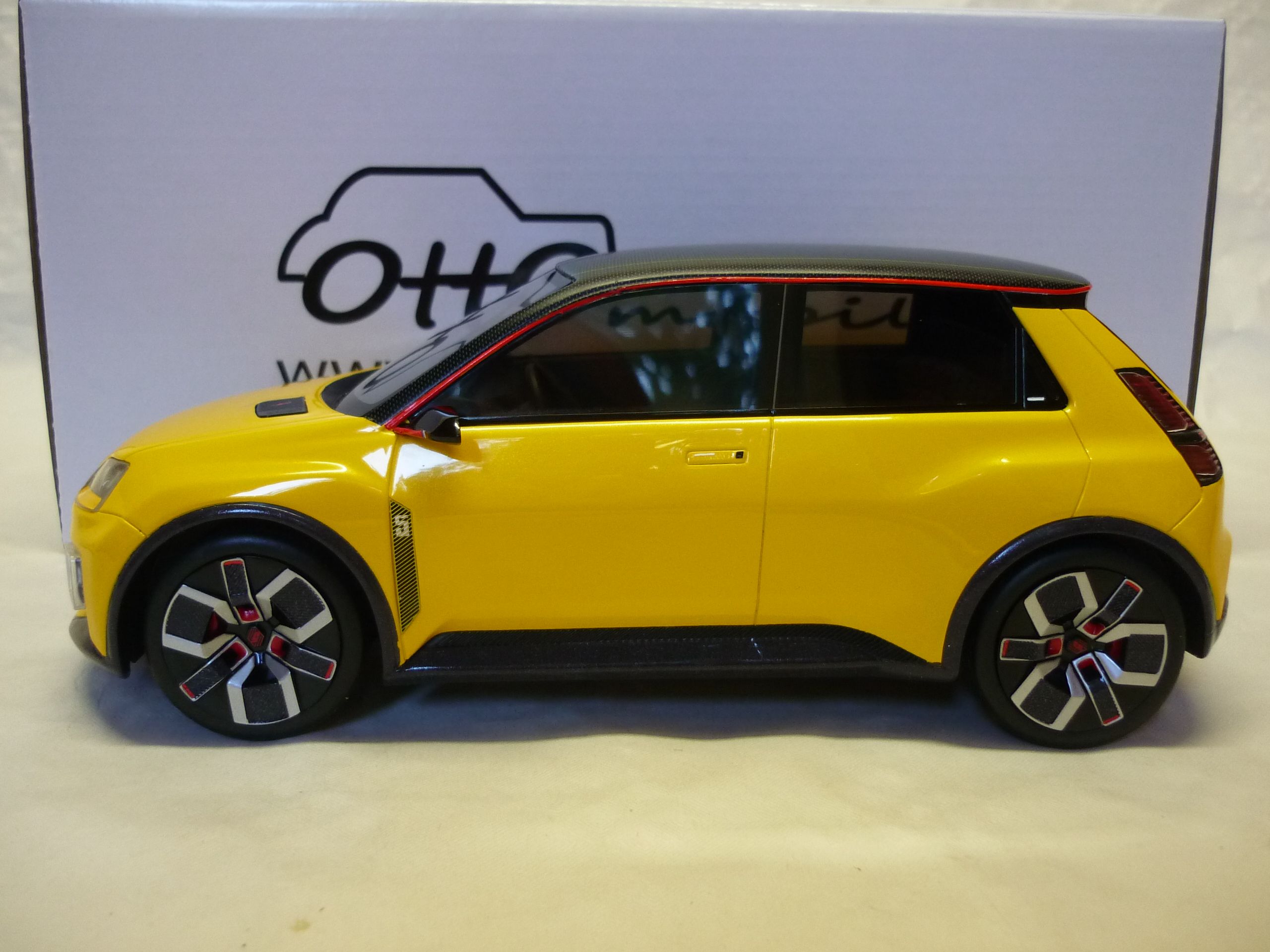 Renault 5 Prototype OttOmobile 1/18 : Nos premières images de la miniature  ! Nuremberg 2023 - Mininches